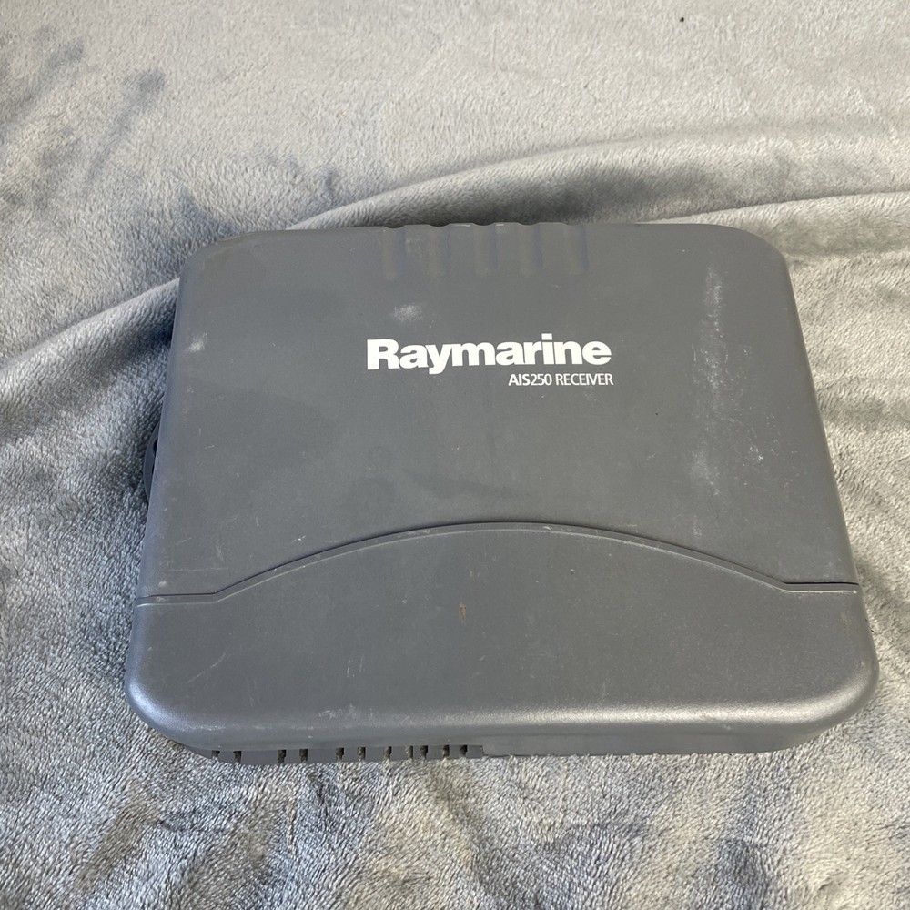 Raymarine AIS 250 E03015