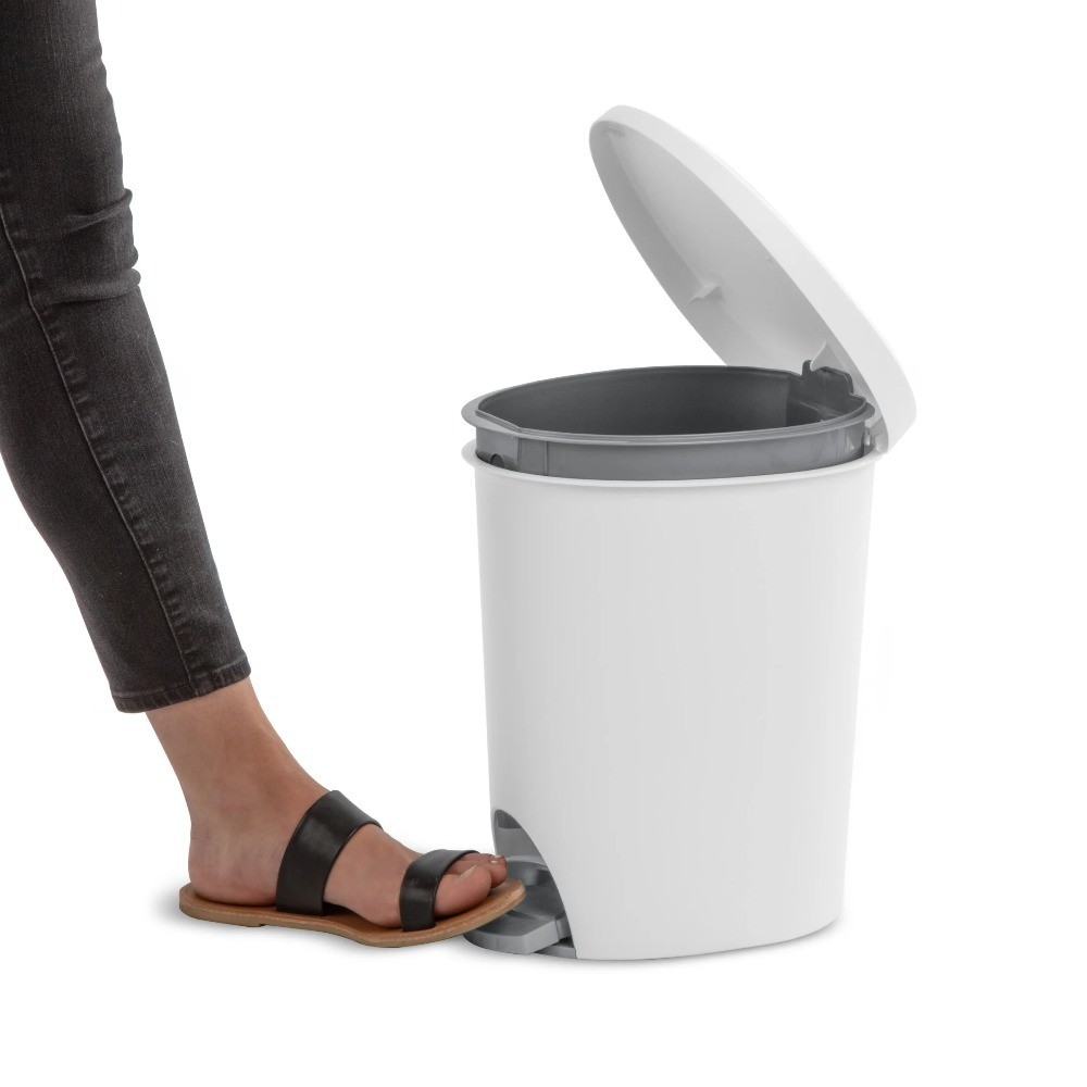 Small Step Trash Can 2.6 Gallon Plastic Garbage Bin with Foot Pedal Lid White
