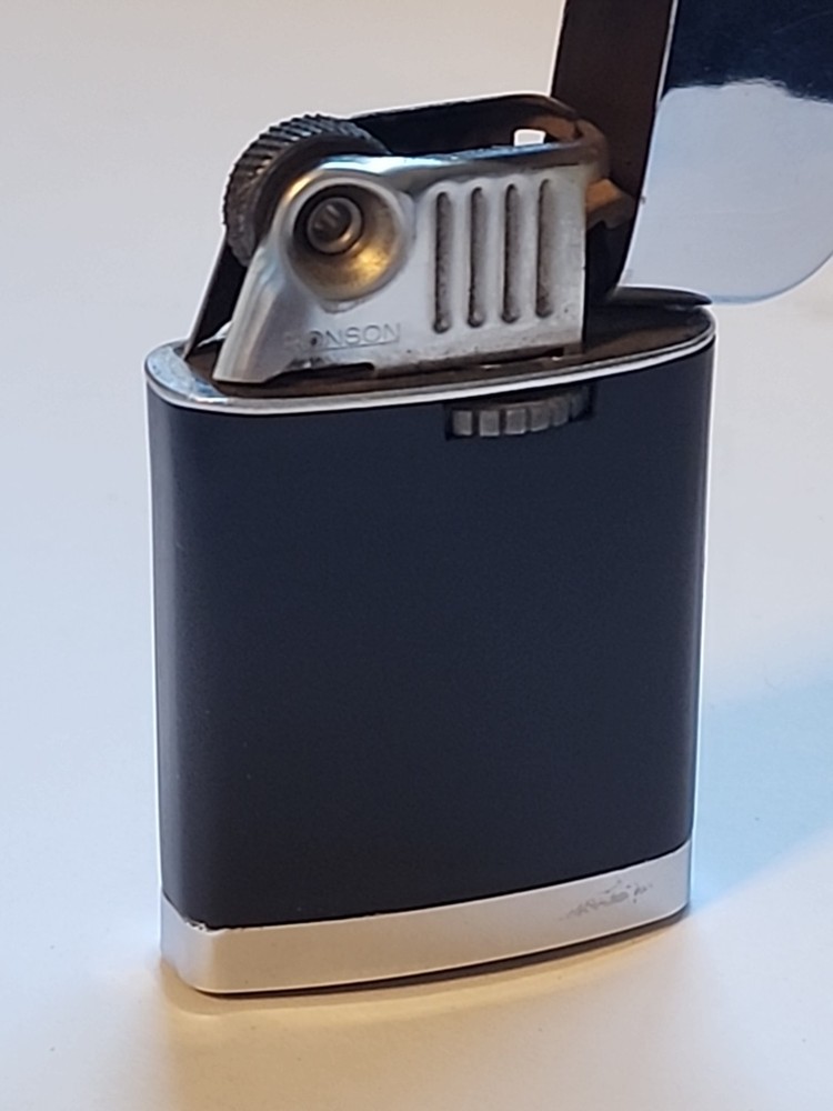 Vintage Ronson Lighter Black Silver Cigarette Lighter