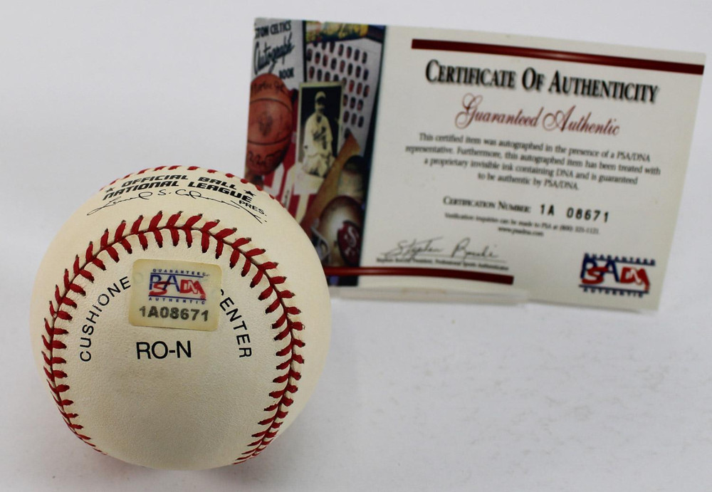 Hank Aaron Autographed/Signed ONL Baseball (PSA/DNA)