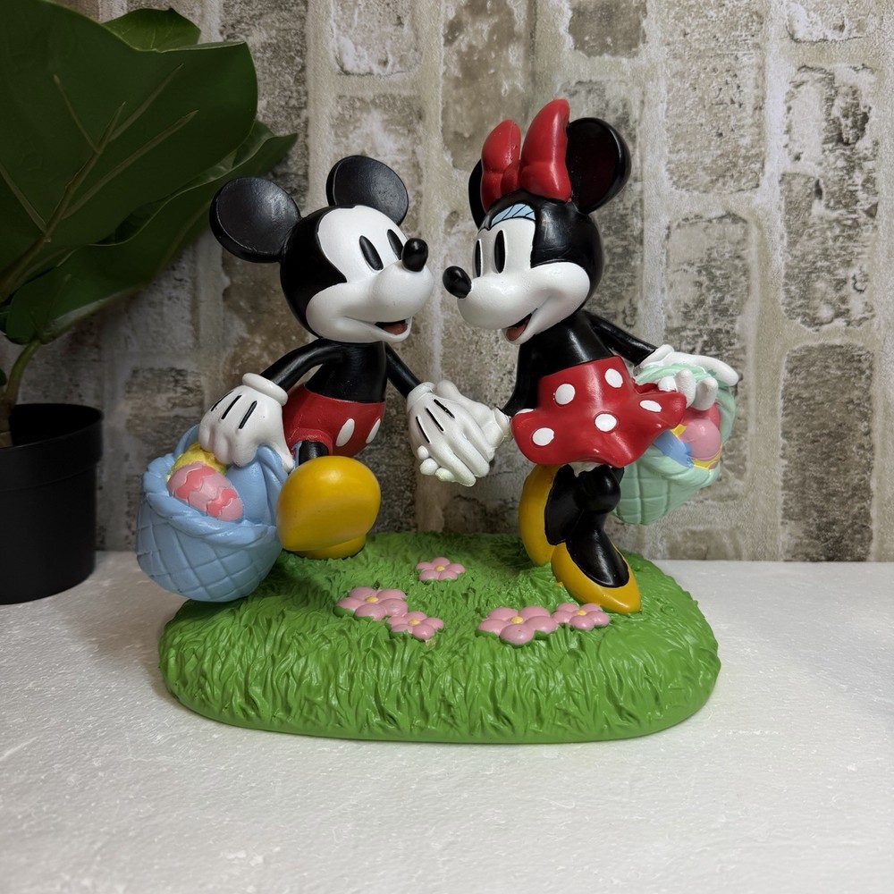 Disney Mickey Mouse & Minnie Mouse Easter Figurine Decor/NEW
