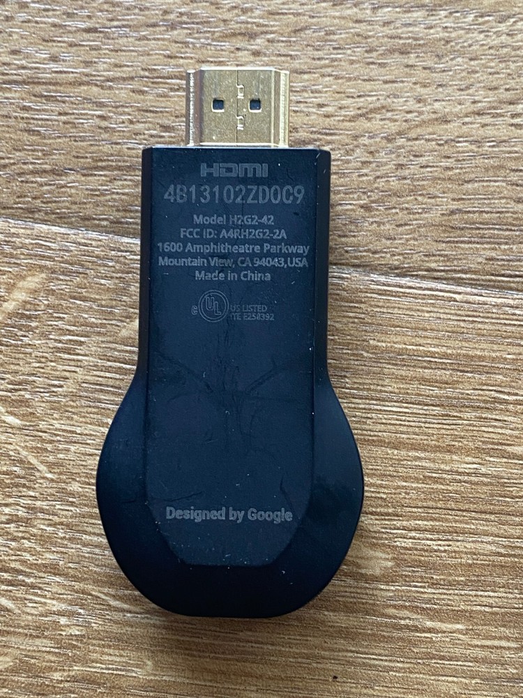 Google Chromcast H2G2-42 w/cable+power adapter Excellent
