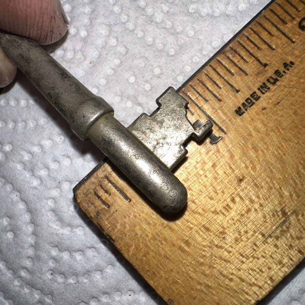 Antique Sargent Skeleton Key #8 Solid Barrel