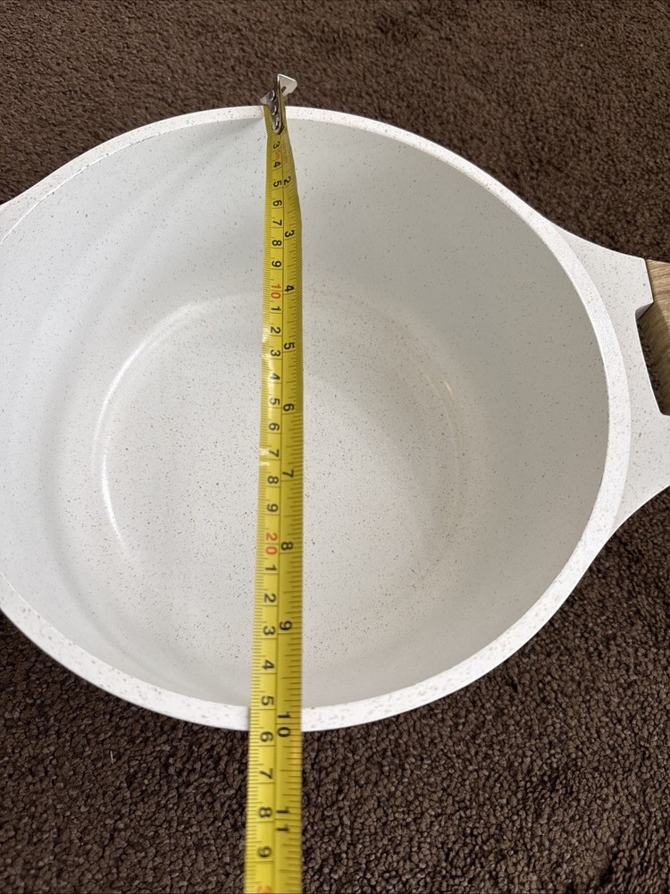 Authentic kitchen Ceramic Non-Stick 9.5 inches 4.2-qt Casserole White New