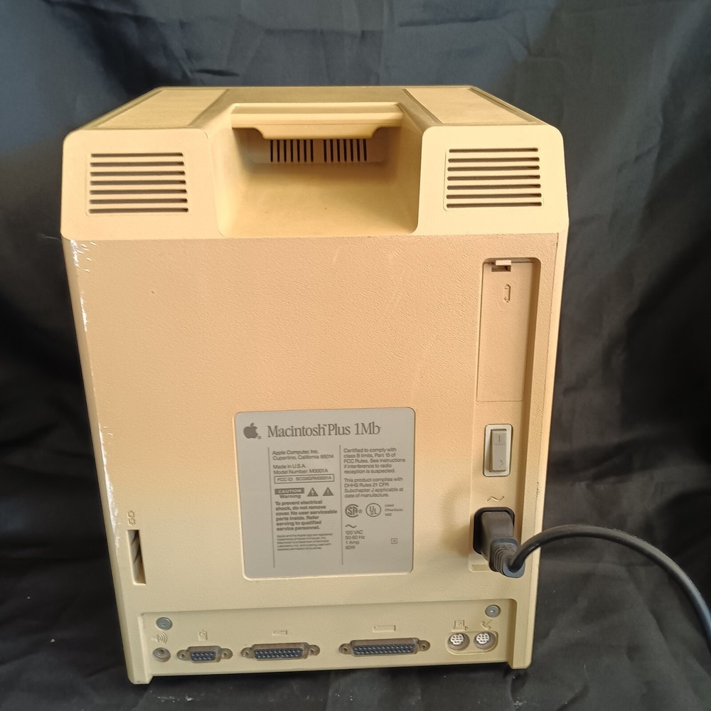 VTG Apple Macintosh Plus 1MB Model M0001A Not Tested
