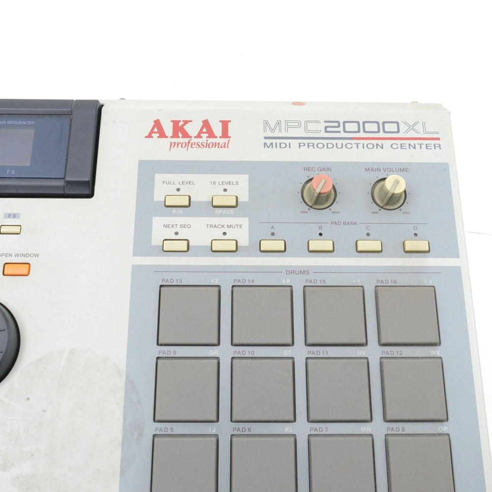 AKAI MPC2000XL Sampler Sequencer Drum Machine Tested Working Japan