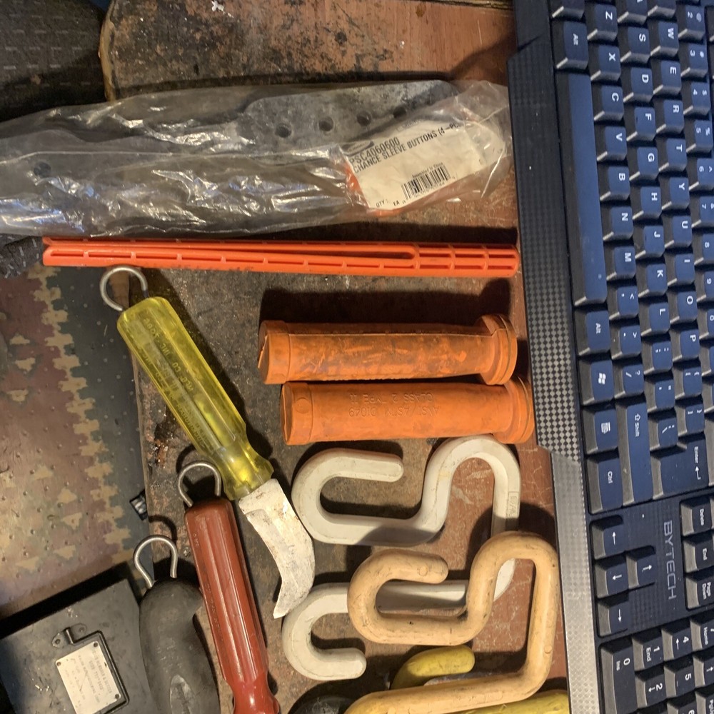 LOT OF LINESMAN TOOLS