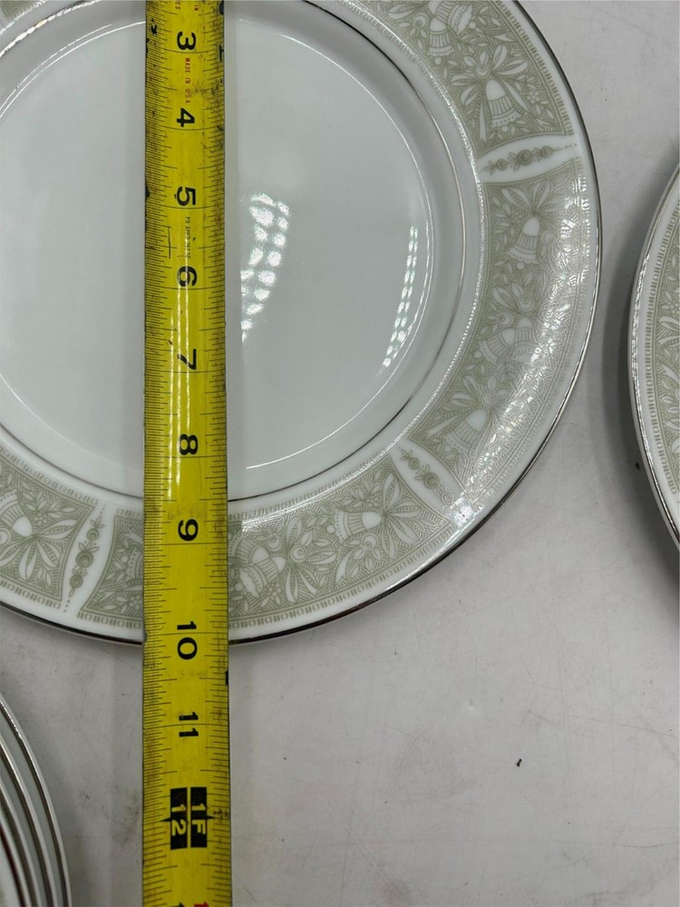 4) MIKASA CHAPEL DINNER PLATES VGC