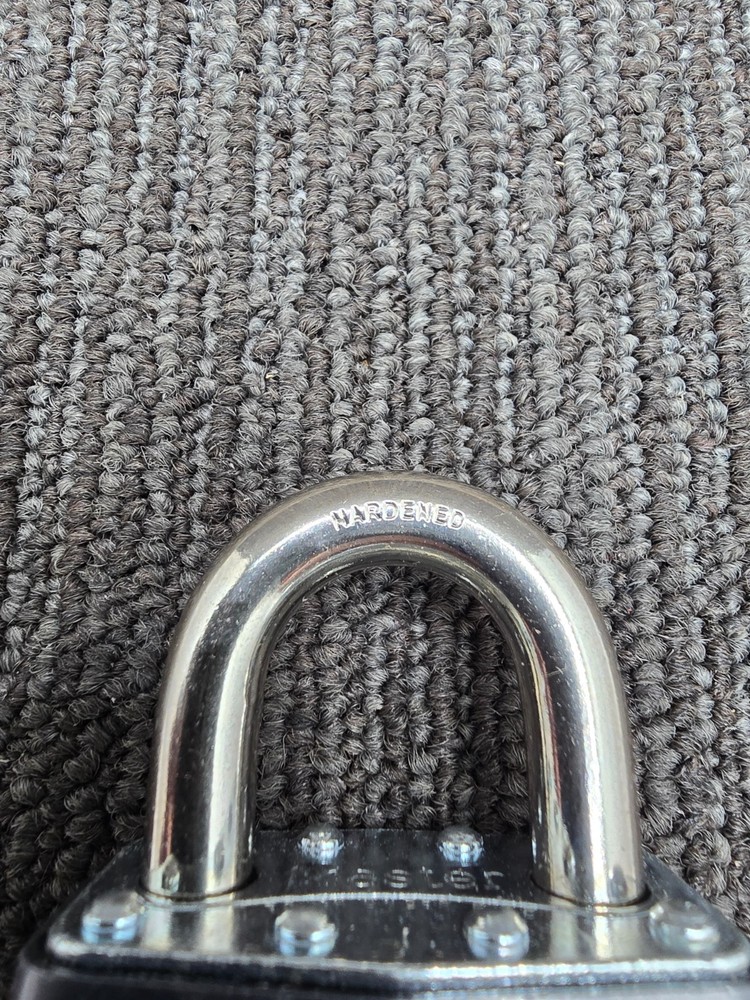 MASTER LOCK 5KA: Keyed Padlock 15/16" Rectangle Silver