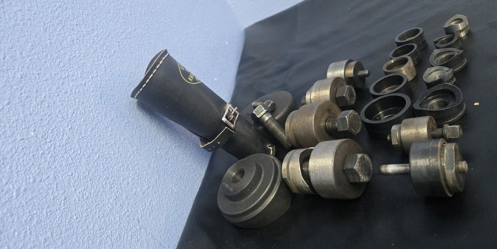 ASSORTED GREENLEE KNOCKOUT PUNCH ( INV01 - BINW001A )