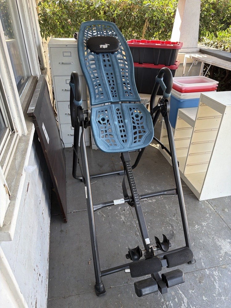 Teeter Hang Ups Adjustable Inversion Table Padded Leg Fixation Blue Black