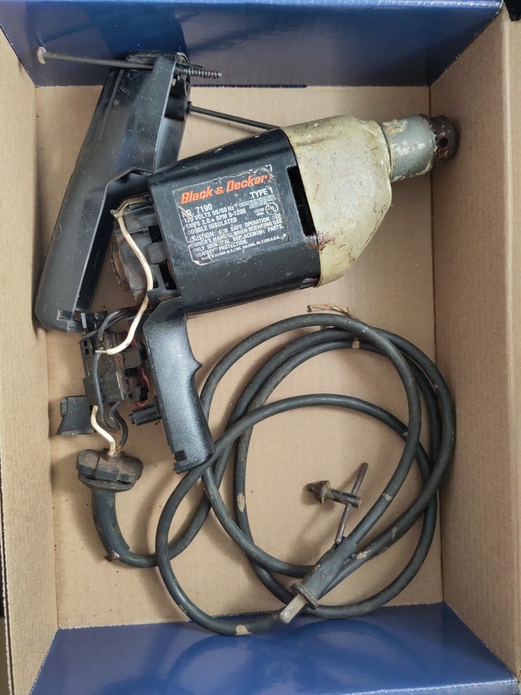 Black & Decker 7190 Type1 3/8-inch Drill - Broken Trigger