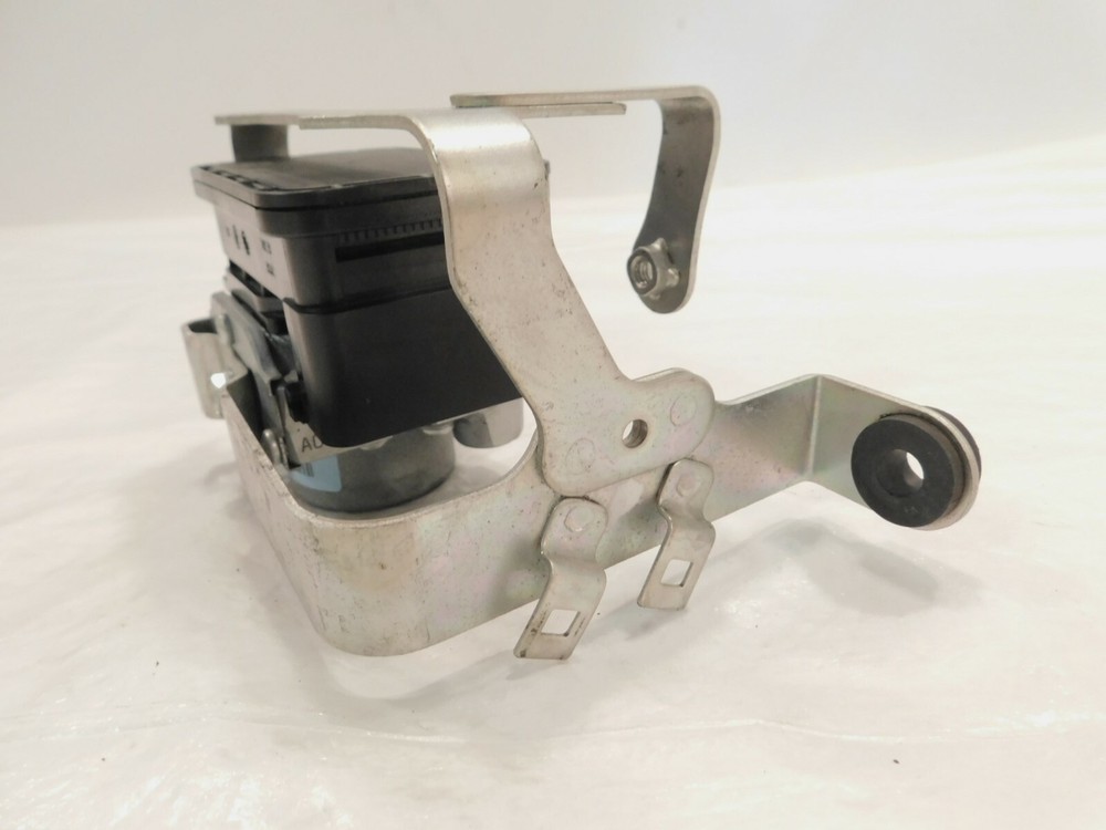 2014 14 Honda CTX700D & CTX700ND ABS Brake Pump Modulator & Bracket Mount