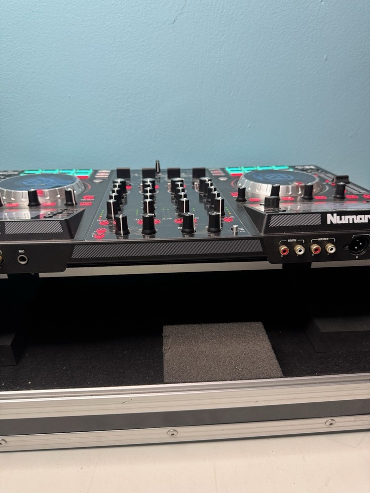 Numark NV II 2 DJ Contoller Mix Deck