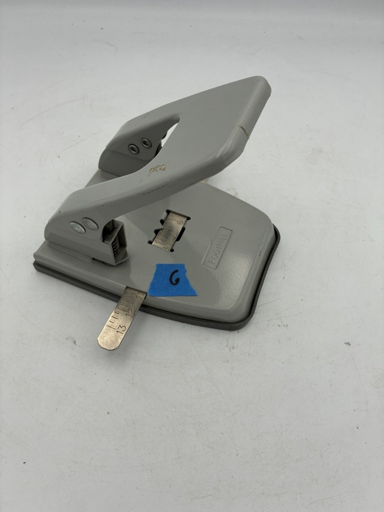 Heavy-Duty 2 Hole Punch 20 Sheets