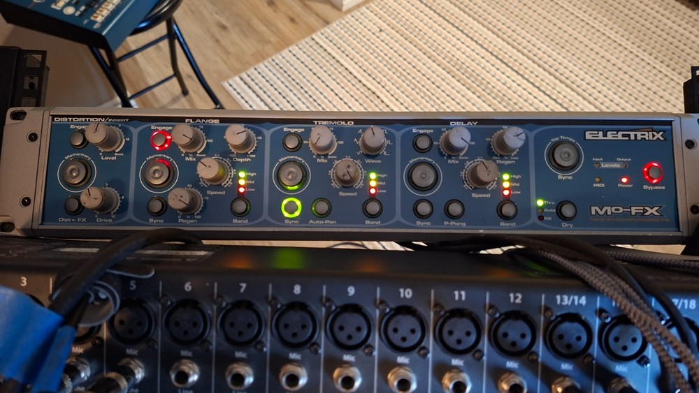 Electrix MO-FX Time Synchronized Multi-Effects Unit