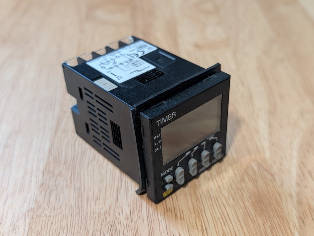 Omron H5CX-ASD Digital Timer - Used