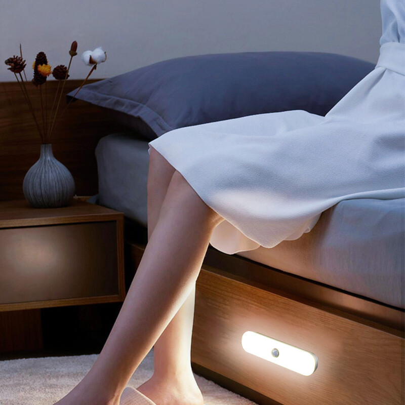 LED motion sensor light, compact wireless cabinet light can be charged by USB