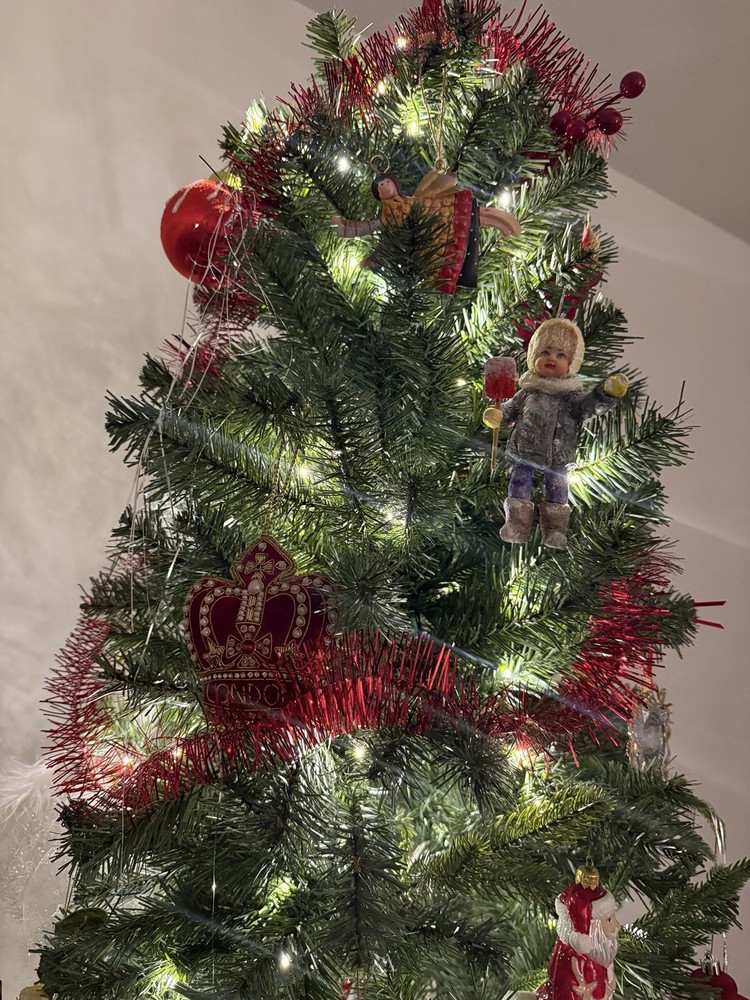 7’5 ft Pre-Lit Artificial Christmas Tree with LED Light Without Ornaments