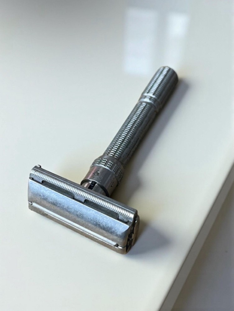 1960s Gillette Adjustable TTO Razor