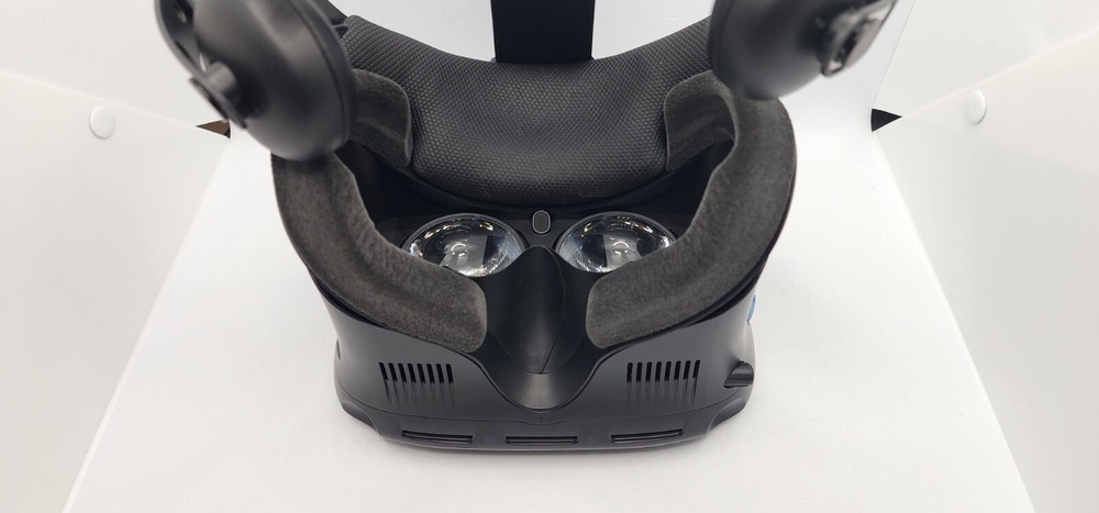 Genuine HTC VIVE Cosmos Elite VR Virtual Reality Headset - DEAD PIXELS ON SCREEN