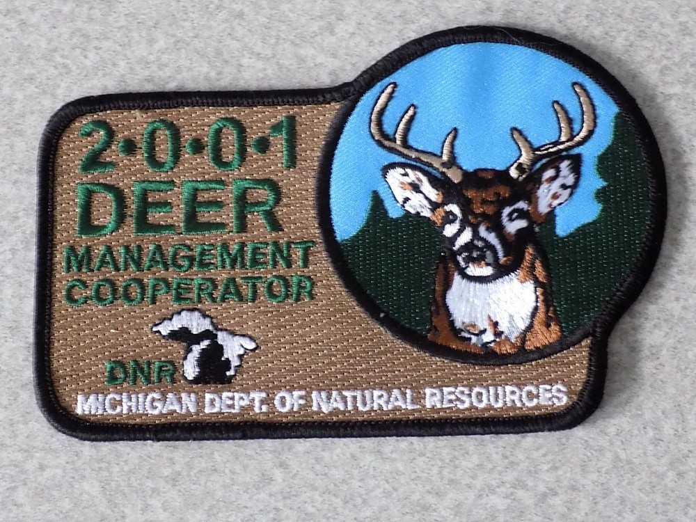 2001 MICHIGAN DNR SUCCESSFUL DEER HUNTER PATCH 5⅜" x 3½"
