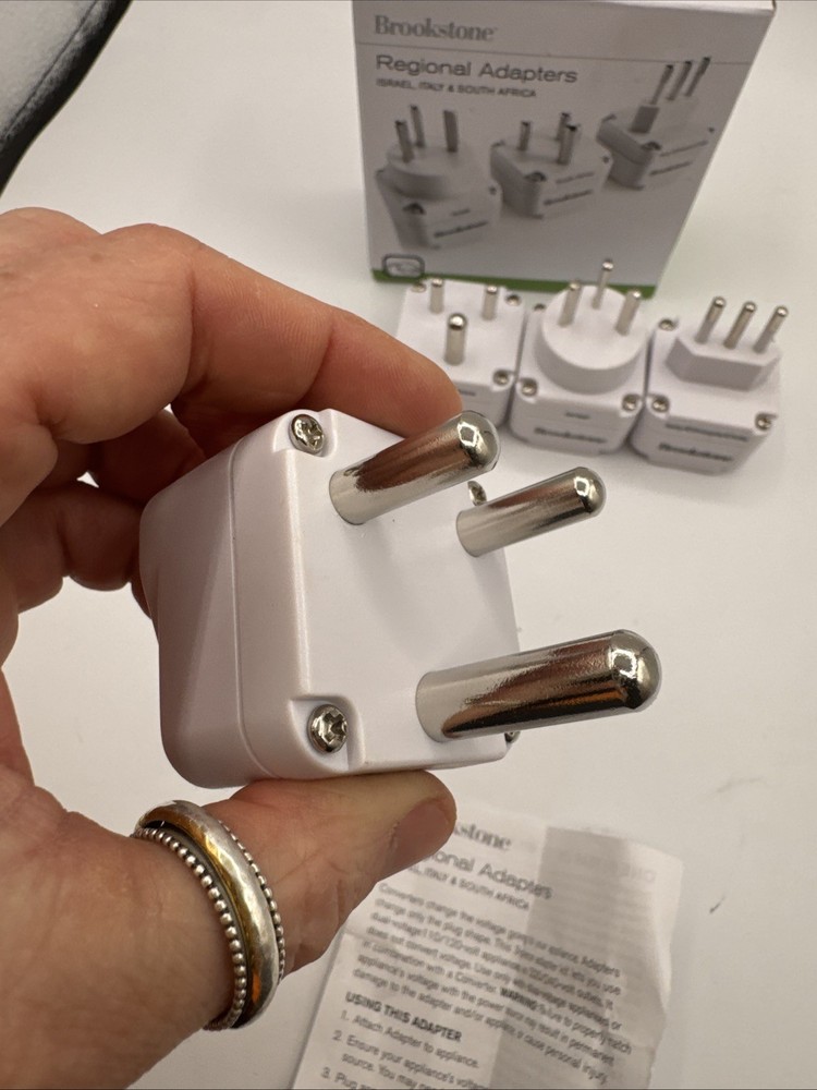 Brookstone International Adapter Plug Set 638056