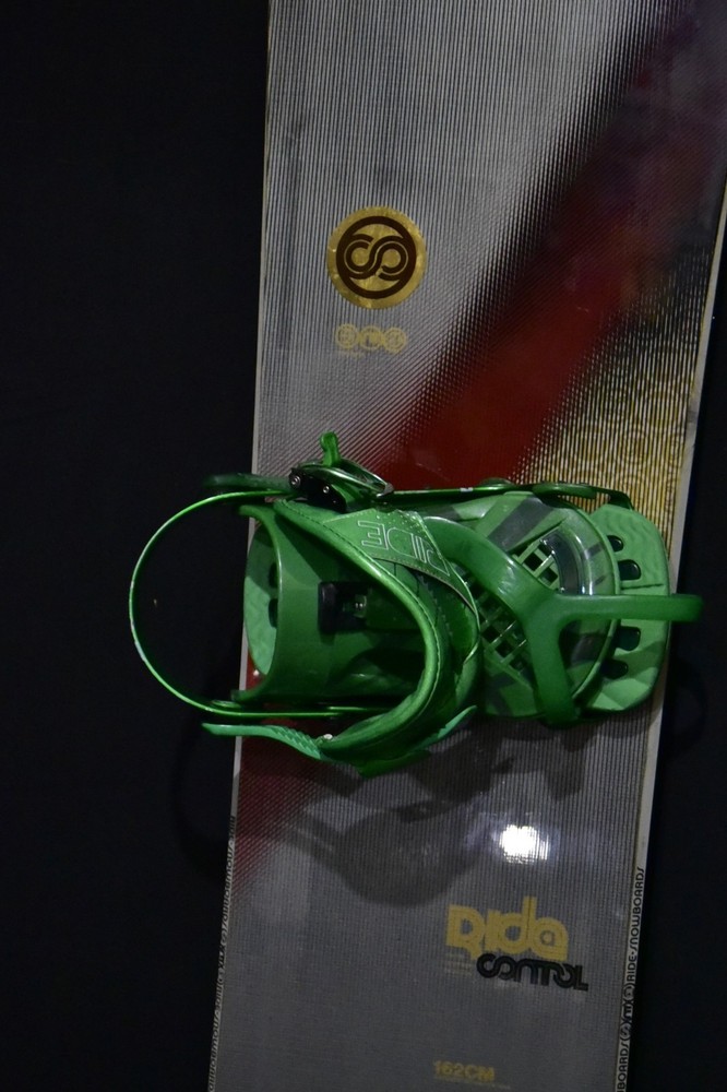 RIDE CONTROL SNOWBOARD SIZE 162 CM WITH EXTRA LARGE BINDINGS