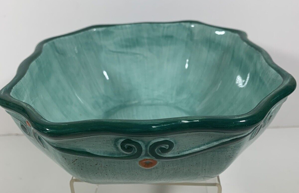 Medici Christmas Bowl Crazing On Bottom