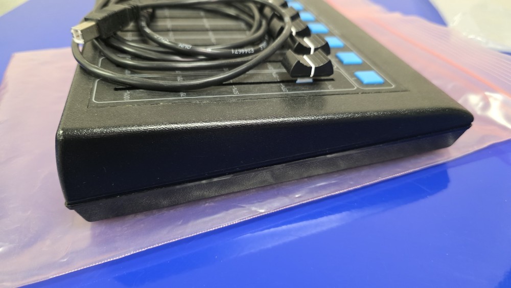 Gilderfluke USB-Slider Console