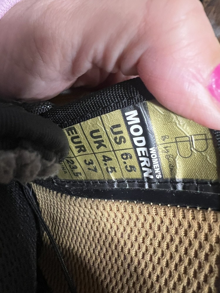 Burtonsnowboarding Boots Size 6.5us