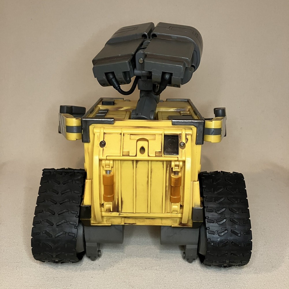 2008 Thinkway Toys Disney Pixar WALL-E interactive robot-no remote - Works