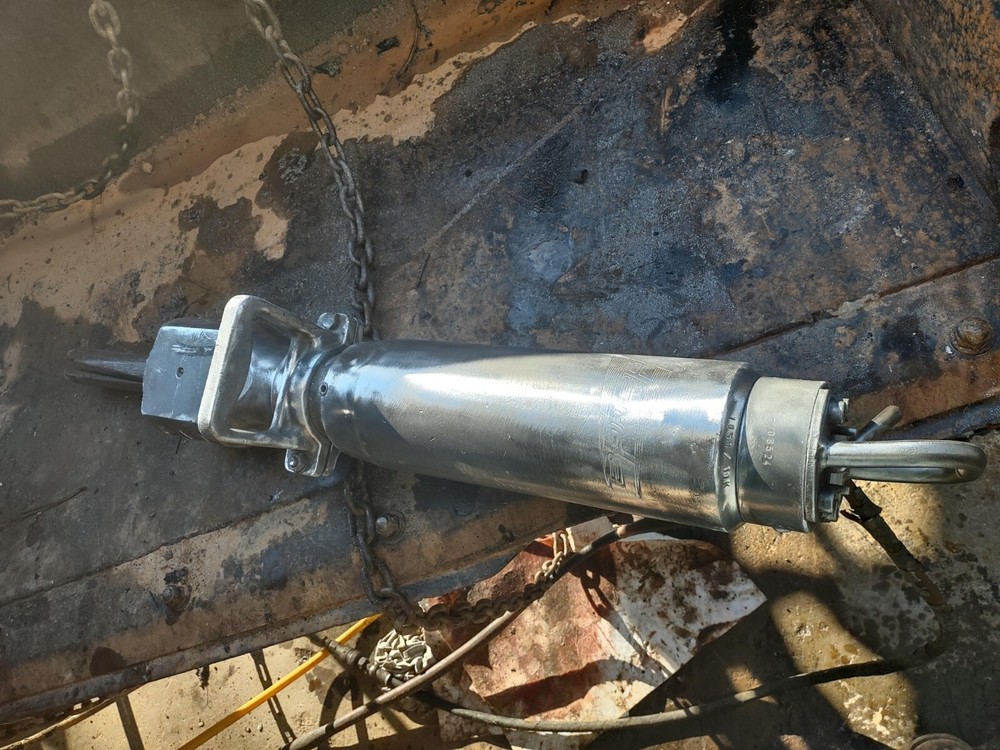 Elco Darda hydraulic rock splitter