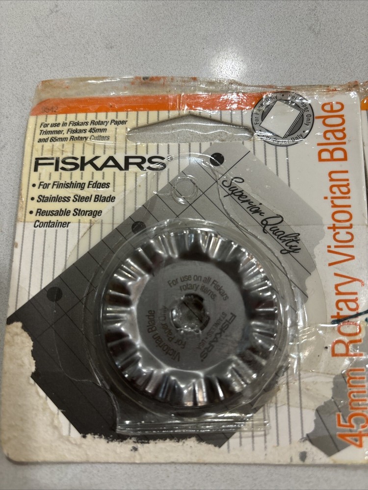 FISKARS 2PK 45mm Perforating And Victorian