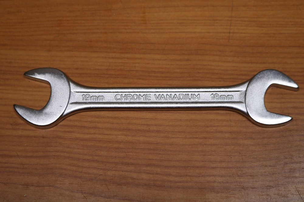 Stanley double open end metric spanner 18mm & 19mm 70-372 fixed head quality