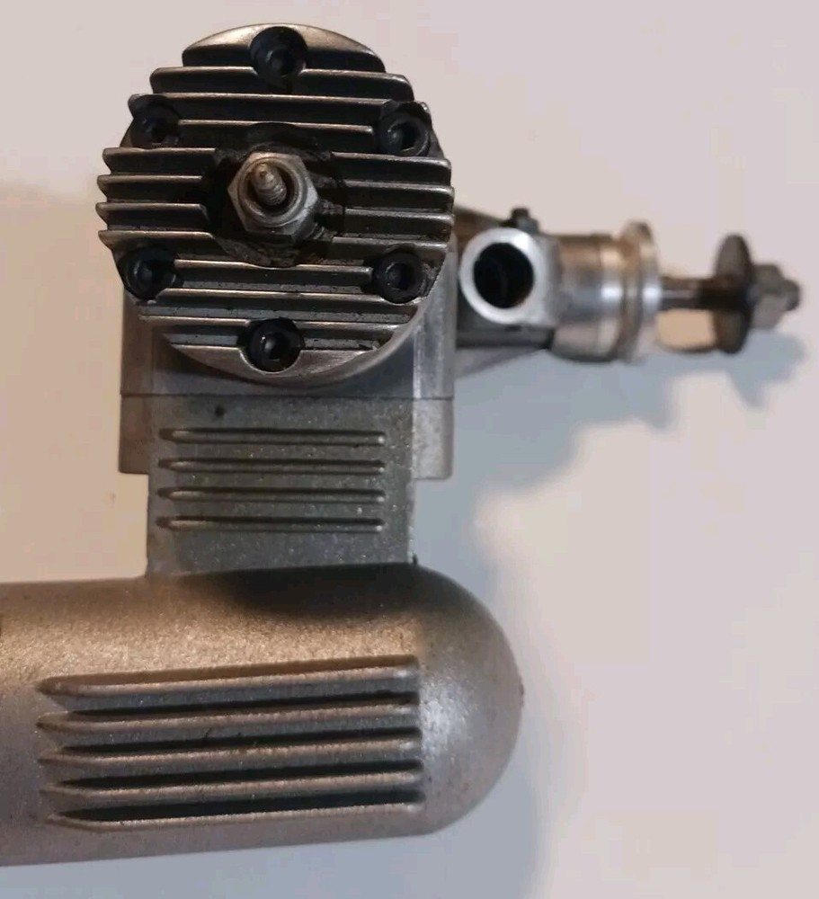 Magnum GP 40 R/C engine