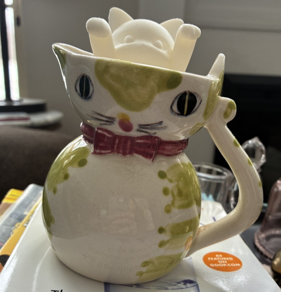 CERAMIC CAT CREAMER WITH CAT TEA DIFFUSER