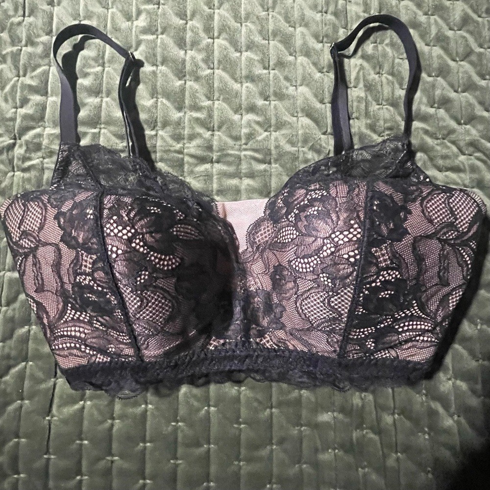Natori wireless black lace bra size 32DDD
