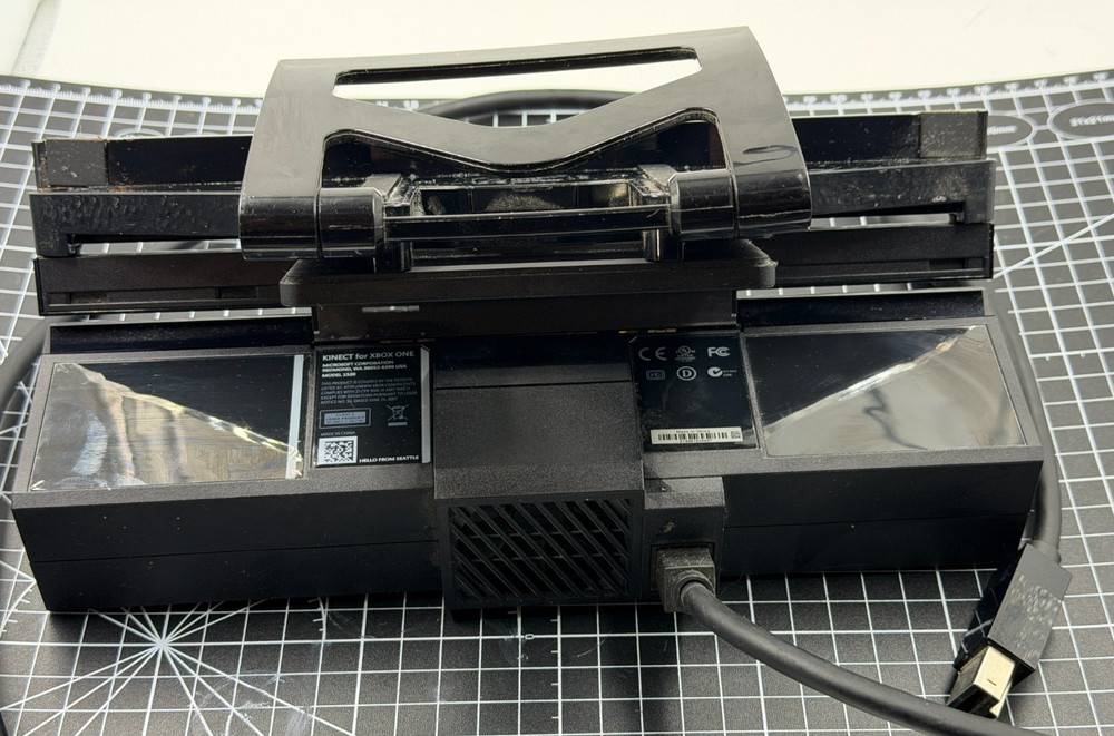 Microsoft Xbox One Kinect Motion Sensor Camera Bar Model 1520 *READ DESCRIPTION