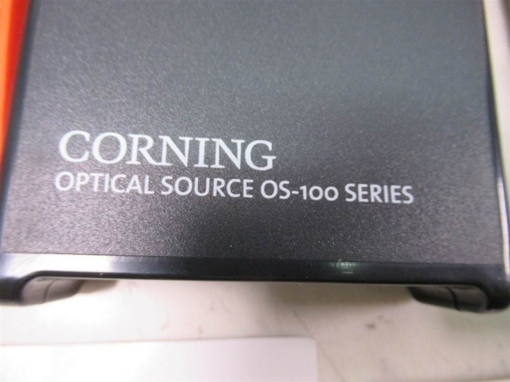 Corning Fiber Optic Optical Source OS-100D-52 & Optical Meter OM-210 Siecor