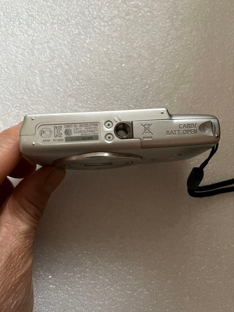 Canon IXY 100F Digital Camera Silver Compact with LCD Display