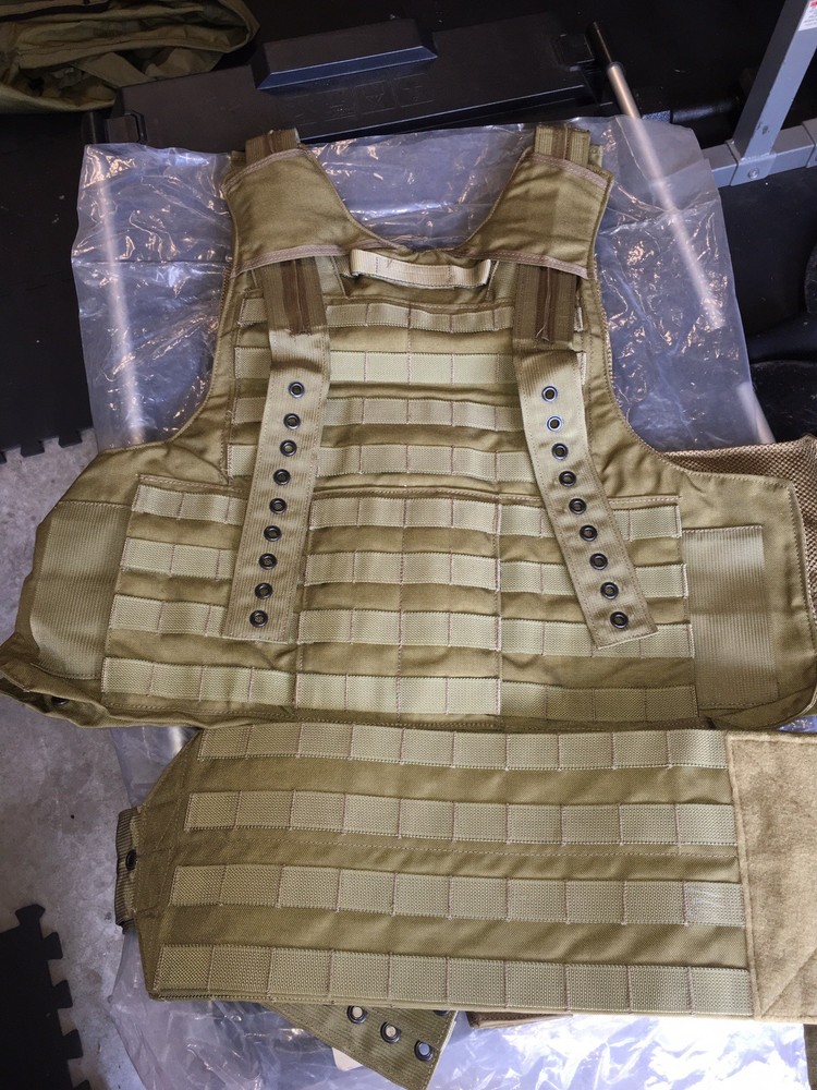 Releasable Body Armor Vest