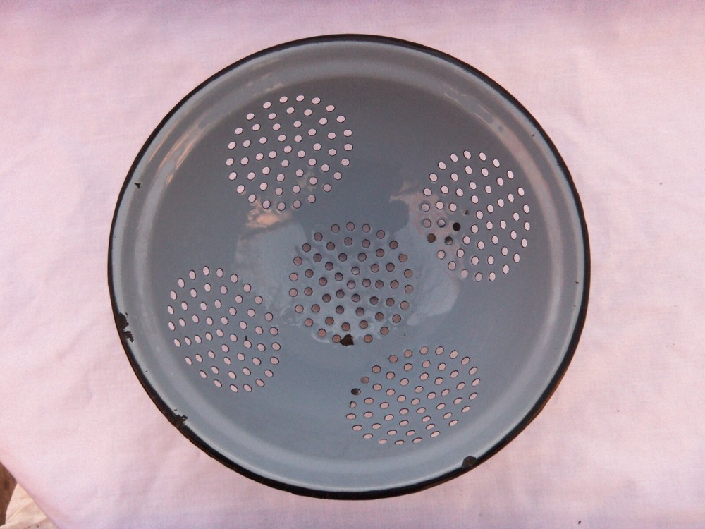 LIGHT BLUE GRANITEWARE ENAMELWARE STRAINER - COLANDER