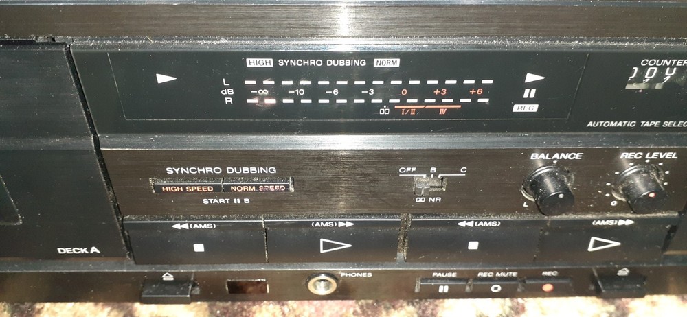 Sony TC-W411 Cassette Deck Powers On