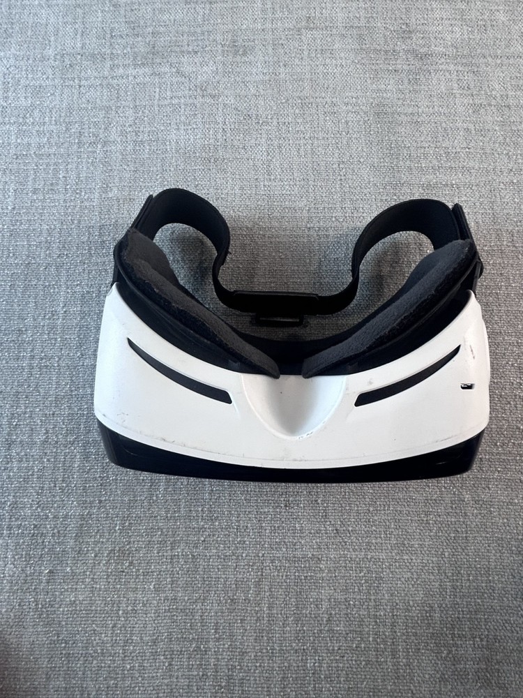 Samsung Gear VR Oculus headset Good Condition