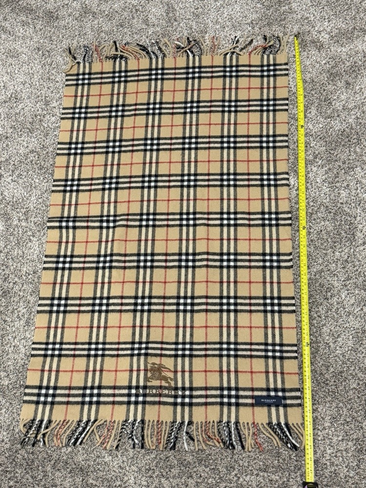 Burberry wool Blanket 66cm X 117cm