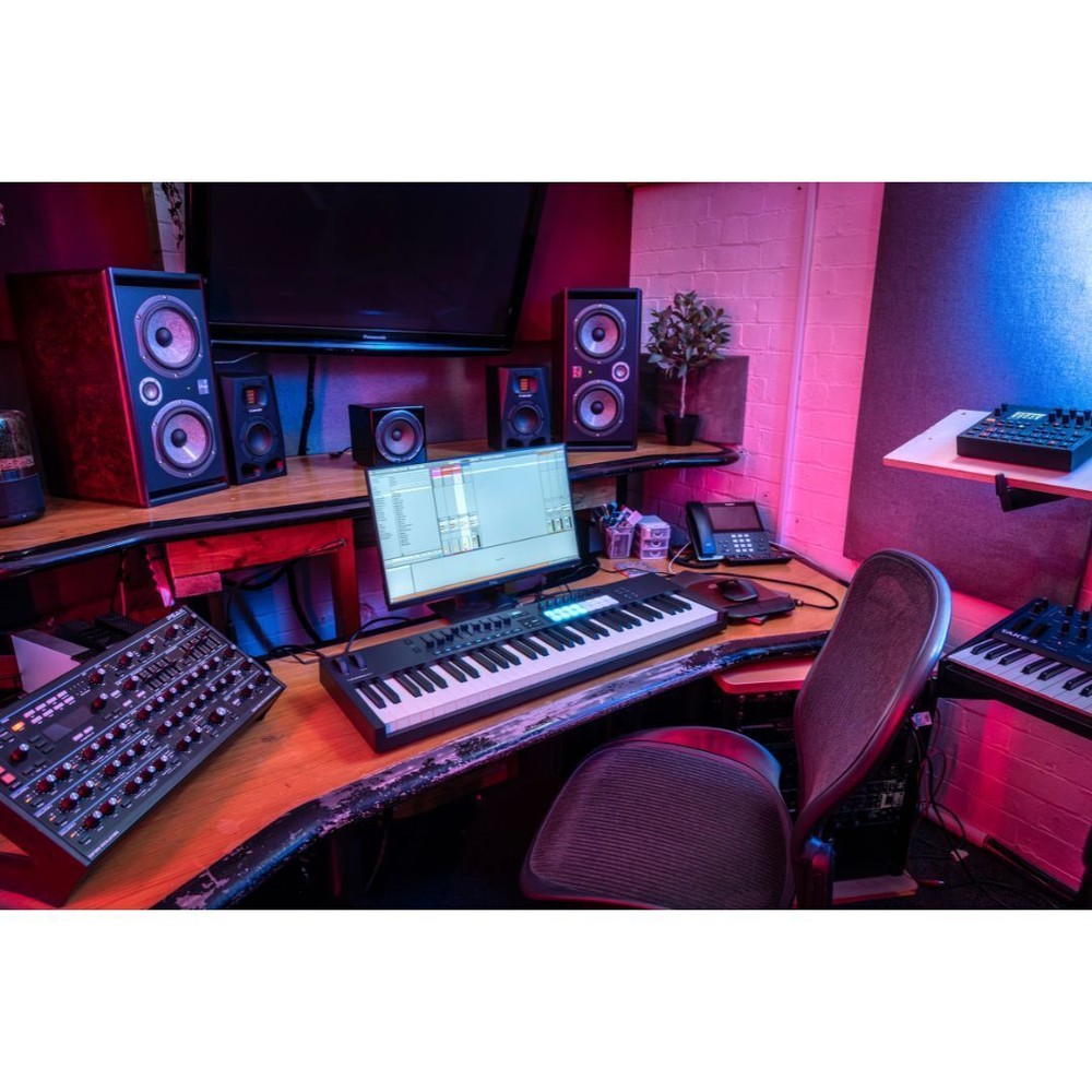 Novation Launchkey 61 MK4 61 Key USB MIDI Compact DAW Keyboard Controller