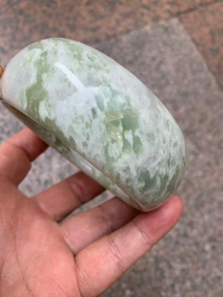 Good Quality Large Chinese Jade Bangle Bracelet !!!