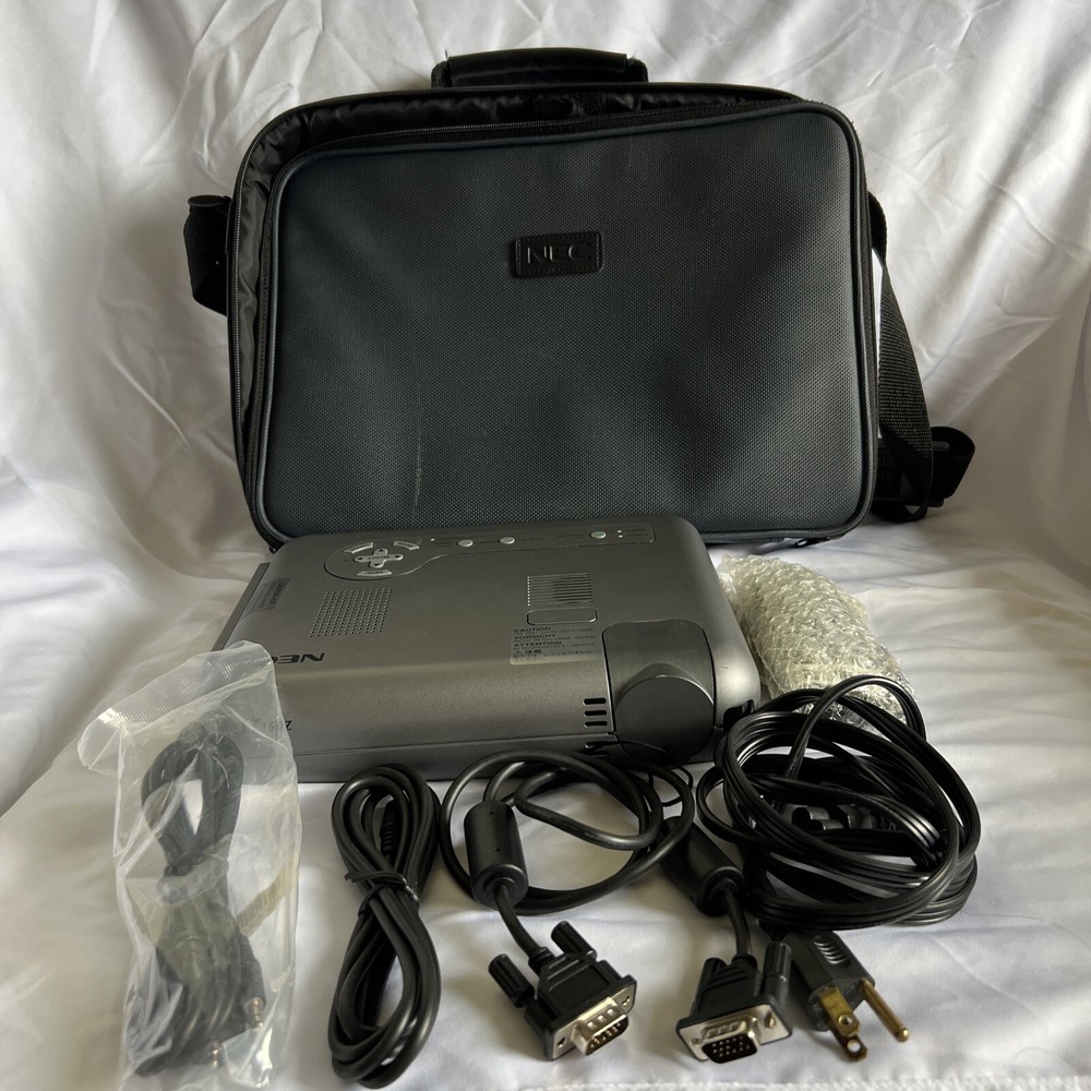 NEC LT150Z Projector w/ Remote & Carrying Case *Tested / Working*