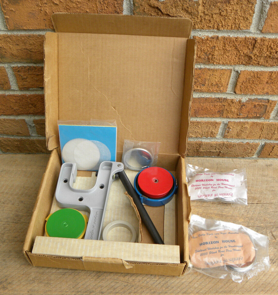 Badge-A-Minit Hand Press Button Maker w/ Accessories